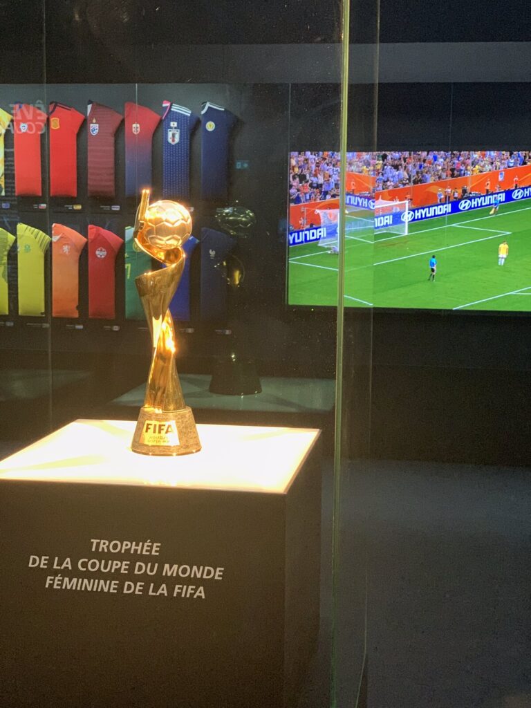 Sécurité événementielle Paris - Agent Union Access Security en surveillance du trophée FIFA