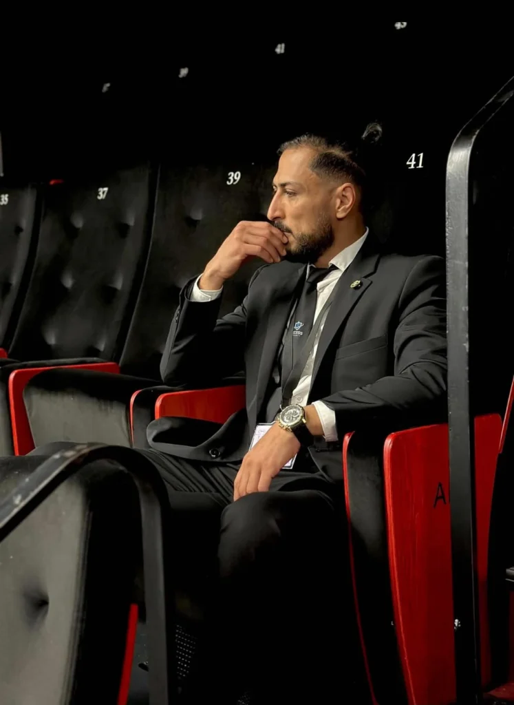 Agent de sécurité présent dans les balcons du Théâtre du Châtelet lors du Ballon d’Or 2025